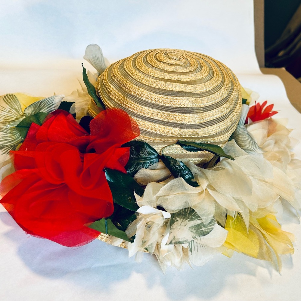Vintage CHRISTIAN DIOR VINTAGE
CHAPEAUX FLORAL HAT